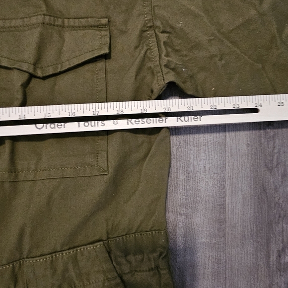 Levi’s Women NWT Medium Olive Green Jumpsuit - Picture 8 of 14